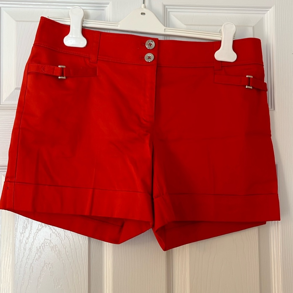 White House black market size 8 shorts reddish orange NWT